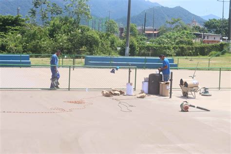 Prefeitura de Caraguatatuba revitaliza quadras de tênis do Centro