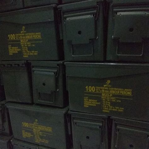 Jual Kotak Peluru Besi Pindad Box Perkakas 091 Shopee Indonesia