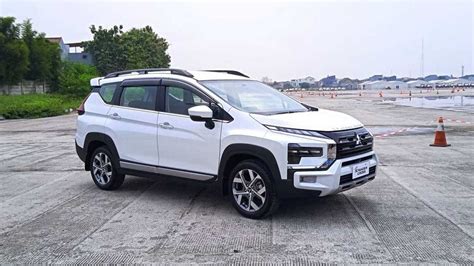 Komparasi Mitsubishi Xpander Cross Dan Hyundai Stargazer