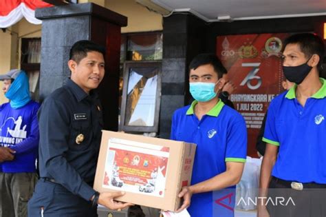 Sespimmen Polri Dikreg Ke 62 KKP Lakukan Bakti Sosial Ke Warga Malang