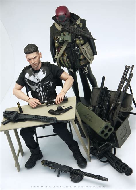 Toyhaven Hot Toys 1 6th Scale Jon Bernthal The Punisher Action Figure And His Cache Arsenal