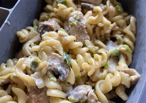 Resep Creamy Tuna Pasta With Mushrooms Broccoli Oleh Estrella Bintang