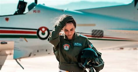 Salma Bint Abdullah Pilot Prinsessen Rykter Om Krig