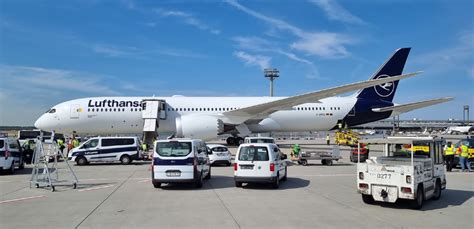 D Abpa In Frankfurt Gelandet Lufthansa Hat Ihre Erste Boeing Und