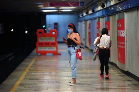 Lluvias provocan marcha lenta en tres líneas del Metro CDMX