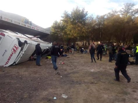 Volcadura de autobús en SLP deja al menos 4 muertos y 35 lesionados