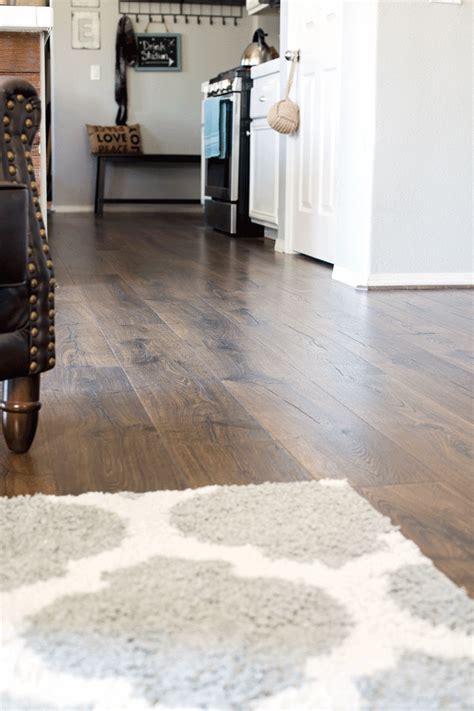 Beautiful Vintage Tobacco Oak Flooring A Gorgeous Laminate Flooring From Pergo That Weve