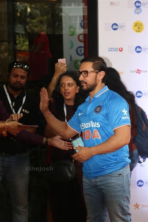celebrities  jio mami  mela photo