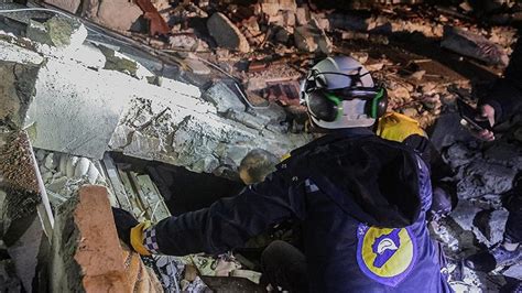 Suriye de ilk belirlemelere göre depremde en az 100 kişi öldü