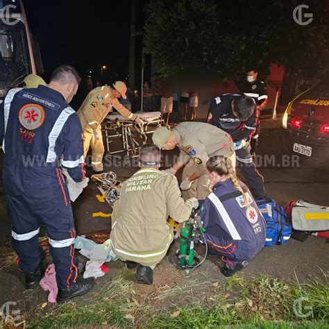 Ciclista fica gravemente ferido após bater em ônibus da t c c c em