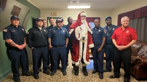 Macon Fire Department Hosts Christmas Meal 13wmaz