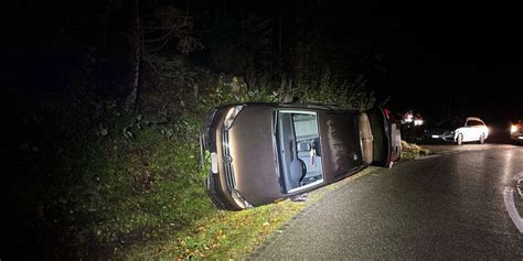 Sch Ftland Ag Auto Nach Sekundenschlaf In Schieflage