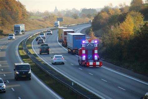 Uheld på motorvej Lastbiler i højre spor