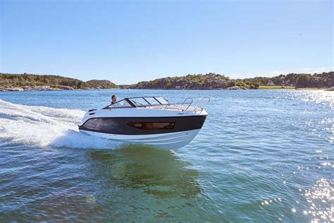 Quicksilver Activ Cruiser Holland Sport Boat Centre