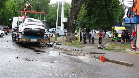 Массовая авария в Алматы один погибший двое раненых и пожар в машине