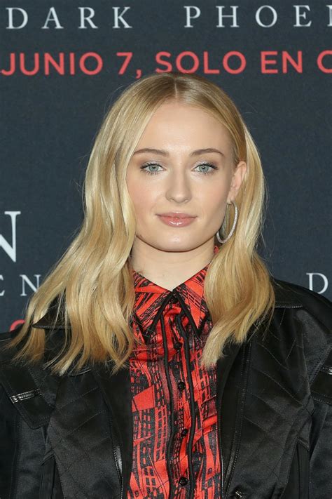 Sophie Turner Sexy Legs Hot Celebs Home