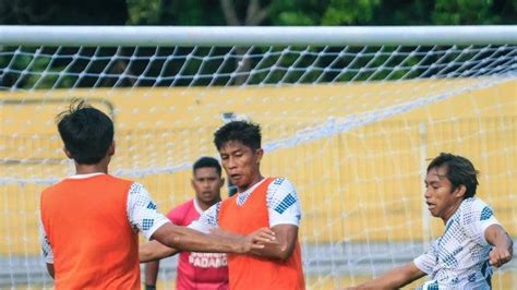 Jadwal Liga 2 Indonesia Terbaru Lengkap 4 Grup Semen Padang Vs PSPS