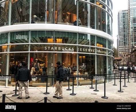 Starbucks Reserve Roastery Chicago is the World's largest Starbucks ...