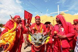 Los Diablos Danzantes De Corpus Christi Marcaron El Camino Haiman El