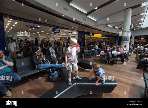 Heathrow terminal 3 lounge hi-res stock photography and images - Alamy