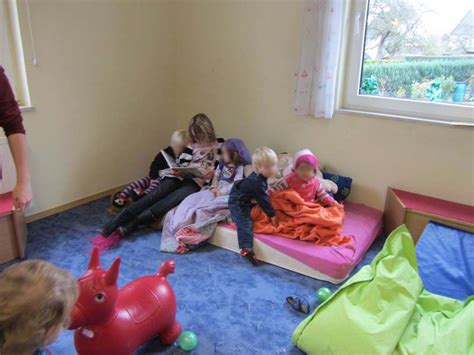 Vorlesetag im Kindergarten „Haus Nazareth“ | Christophorus-Schule in