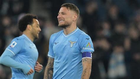 Follia A Roma Tifoso Della Lazio Aggredisce Immobile E La Moglie