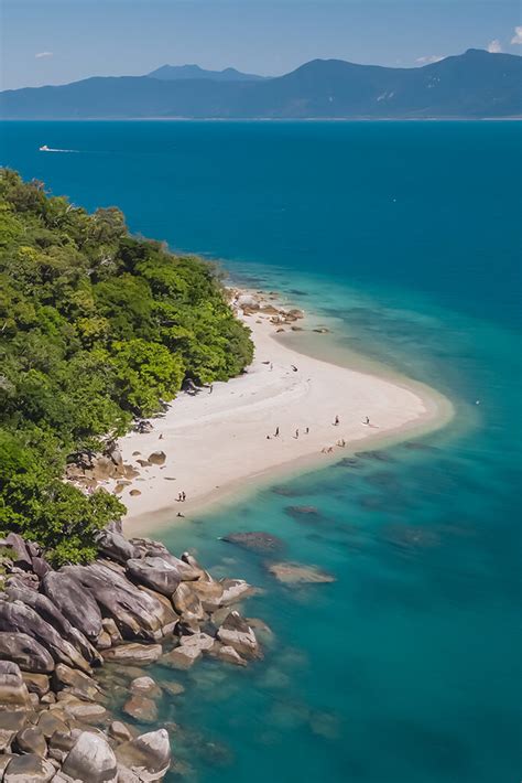 A Guide To Trinity Beach Cairns Great Barrier Reef