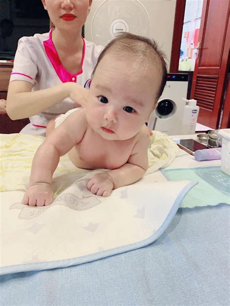 Hoa hậu khả ái gốc Thái Nguyên lại yêu Hot boy cảnh sát con đầu lòng ai cũng trầm trồ