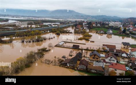 Hochwasser Antenne Fotos Und Bildmaterial In Hoher Aufl Sung Seite