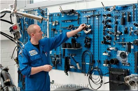 Панель перфорированная настенная для хранения инструмента ...