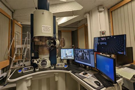 The Jeol Jem Arm Cf Scanning Transmission Electron Microscope Uic Today