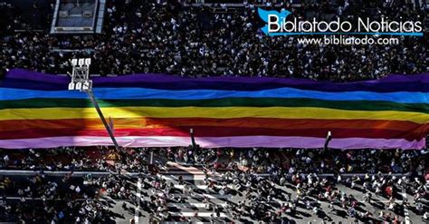 Activistas Gay Levantan Protestas Contra Los Cristianos Ninguna Religi N Es La Ley