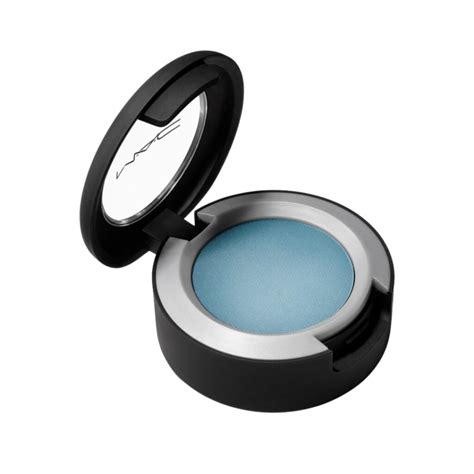 8 Beauty Trends to Try in 2025 | ELLE Canada Magazine | Beauty, Fashion