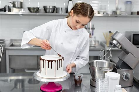 Premium Photo | Pastry chef cooking in the kitchen