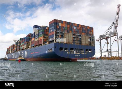 Svitzer Tugs Guide The Ultra Large Container Ship Cma Cgm Benjamin