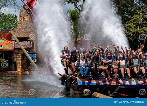 Sheikra Roller Coaster Splashing On Her Ride At Busch Gardens 4 ...