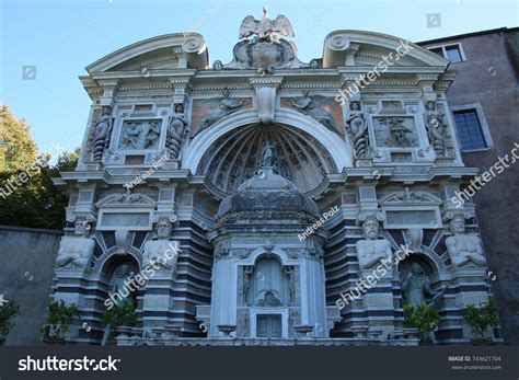 Tivoli Fountains Stock Photo 743621704 | Shutterstock