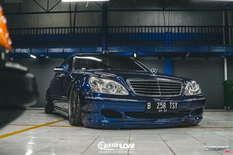 Bagged Mercedes Benz S350 W220 Front