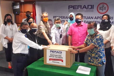 Peradi Salurkan Bantuan Apd Ke Idi Untuk Tenaga Medis Lawan Covid