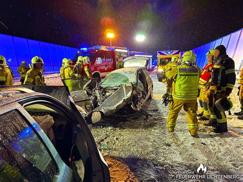 Verkehrsunfall Pkw Vs Pkw Mehrere Eingeklemmte Personen Wachau