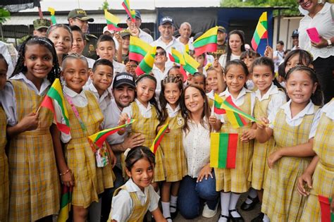 Hist Rico En Cumplea Os Del Departamento Gobernador Iza La Bandera En