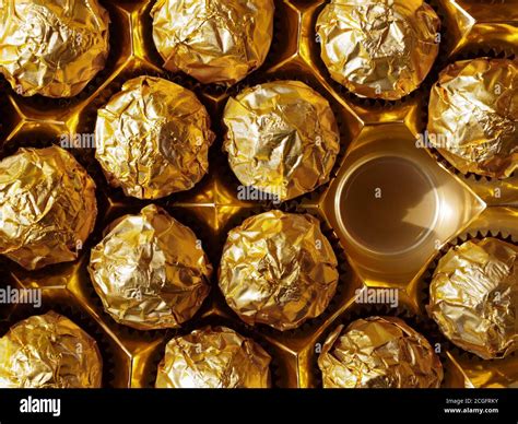 Gold Chocolate Balls Hi Res Stock Photography And Images Alamy