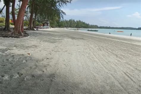 Menguak Keindahan Tersembunyi Pantai Lagoi Destinasi Wisata Eksklusif