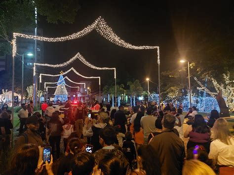 Acendimento das luzes na Praça Dr Augusto marca a abertura da