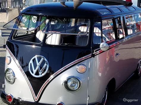 1964 VW 21 Window Kombi Deluxe Bus Transporter | Rent this location on ...