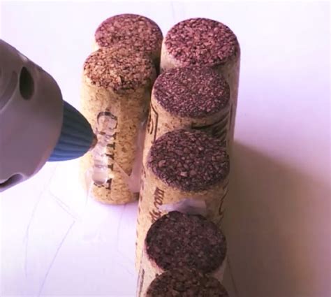 How To Recycle Old Wine Corks Into Art - DIY Joy