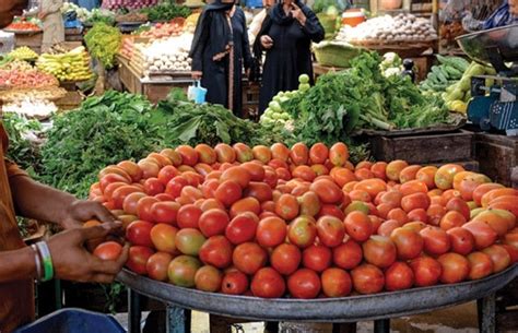 Tomato Price Hits Record High In Karachi Being Sold At Rs Kg Oyeyeah