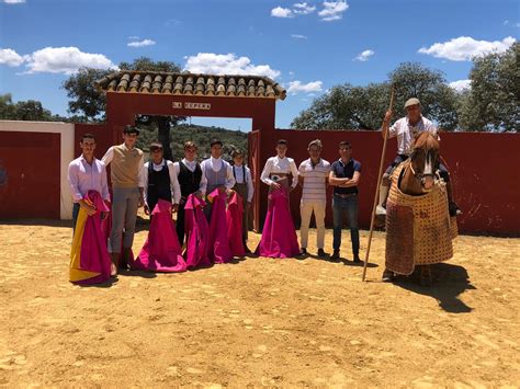 Tentadero de la Escuela de Málaga en la ganadería de Hermanos Sampedro