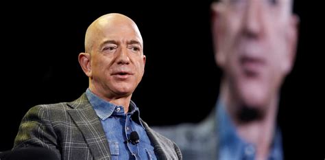 Jeff Bezos deja de ser el CEO de Amazon la compañía que fundó hace