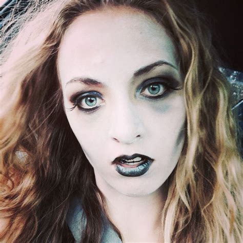 Zombie Halloween makeup walking dead | Zombie halloween makeup, Pretty ...